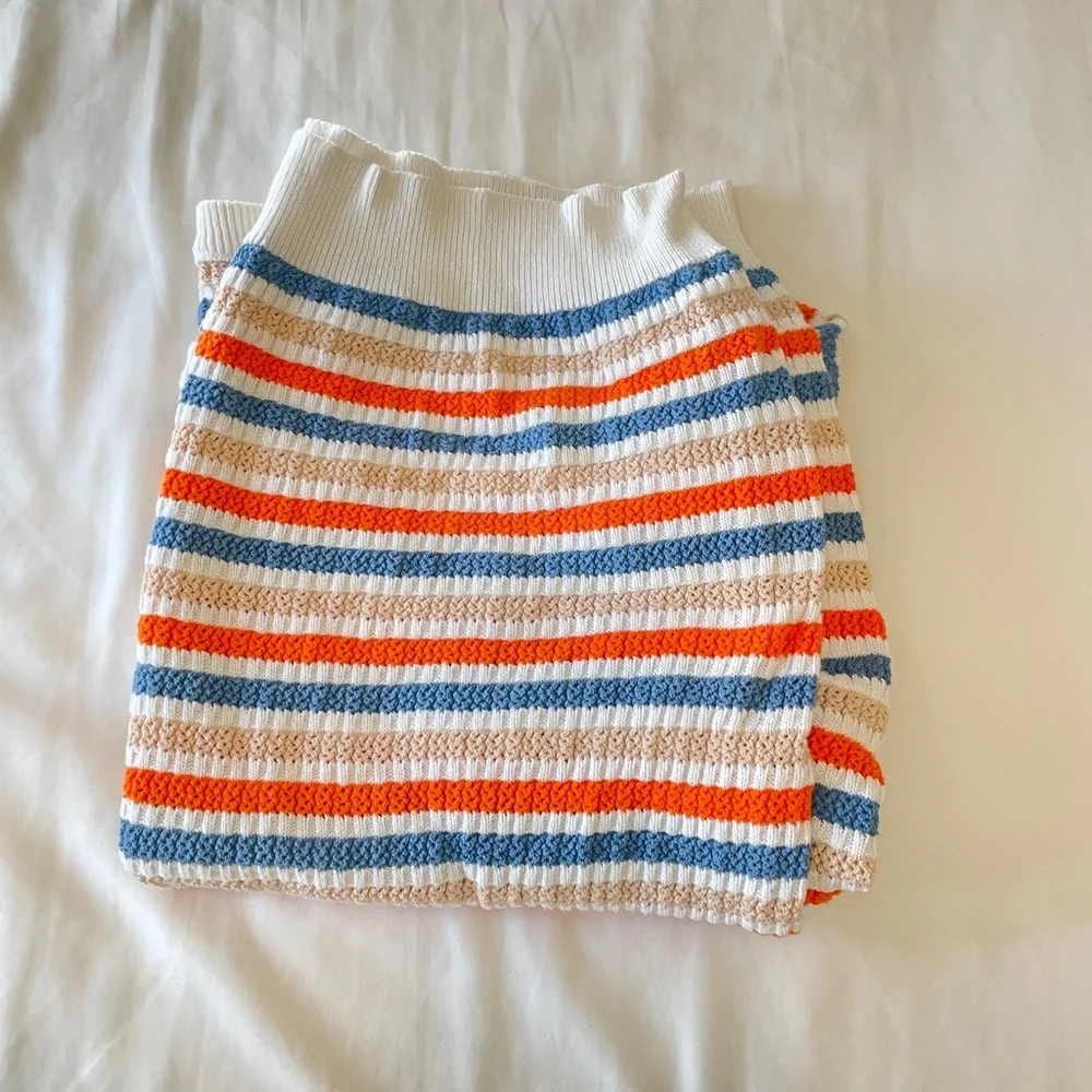 Cloth - Picture 2 of 6